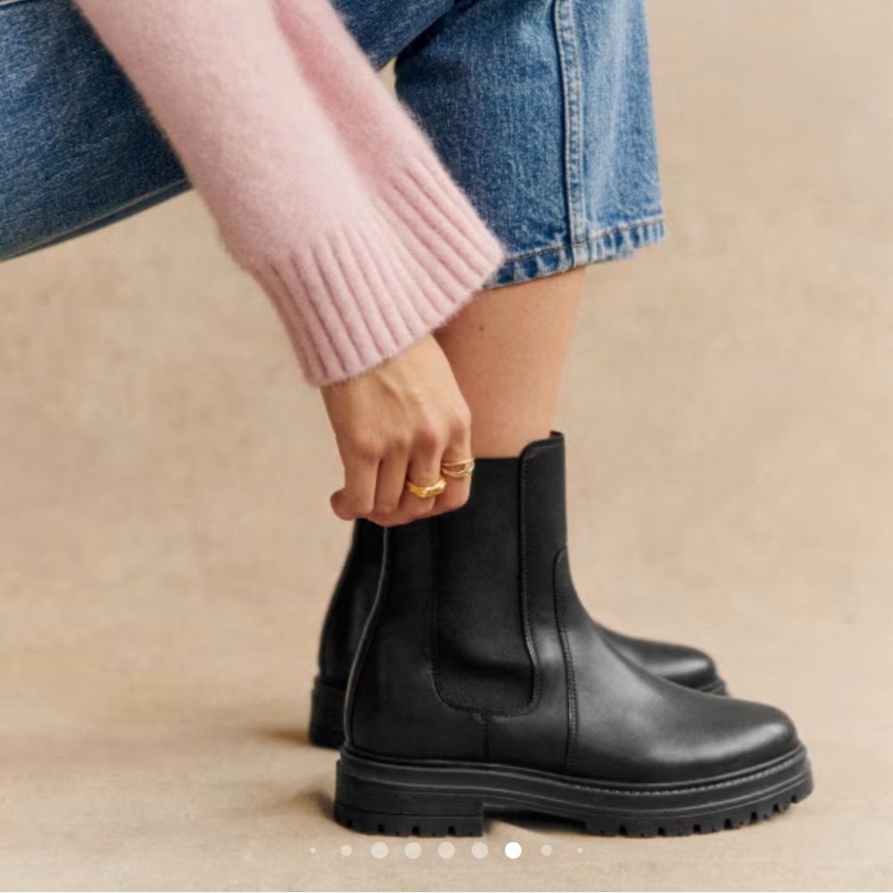 Sezane Lena Low Chelsea boots *BRAND NEW*